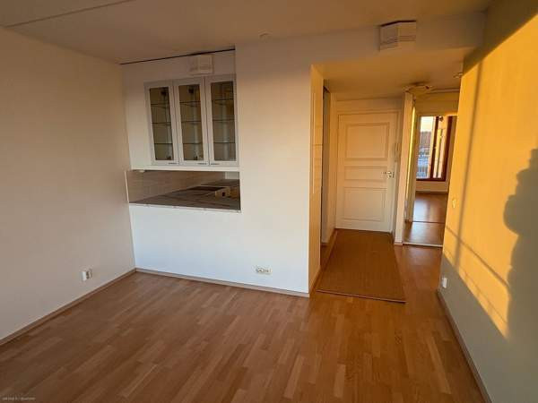 2h + kk + kph + iso lasitettu parveke  Helsinki – foto 4