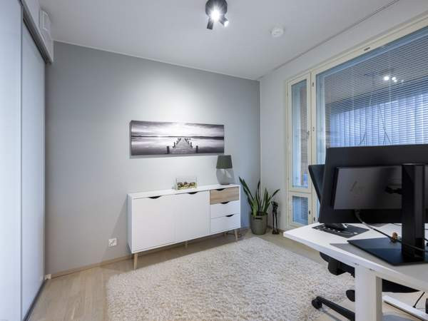 3h+k, 2 vaatehuonetta, kph +sauna sekä 2 WC tilaa,  Tampere - valokuva 6