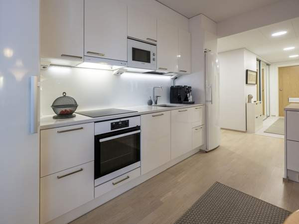 3h+k, 2 vaatehuonetta, kph +sauna sekä 2 WC tilaa,  Tampere - valokuva 3