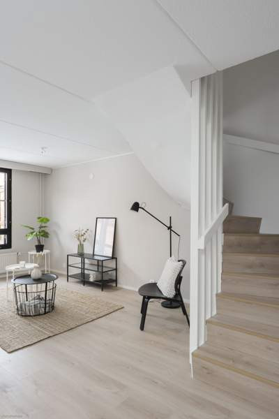 4h + avok + kph + s + wc + vh + piha  Helsinki - valokuva 7