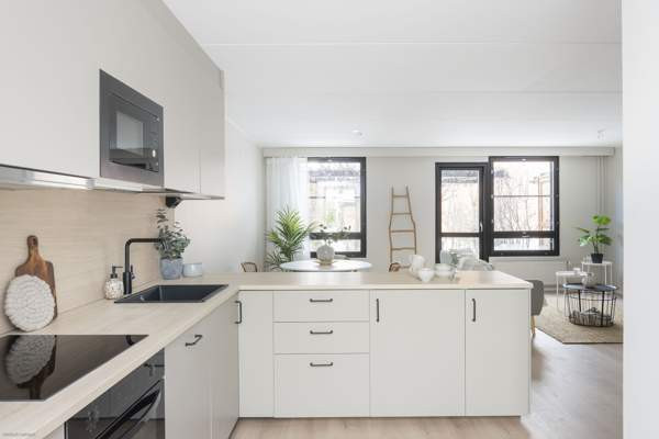 4h + avok + kph + s + wc + vh + piha  Helsinki - valokuva 5