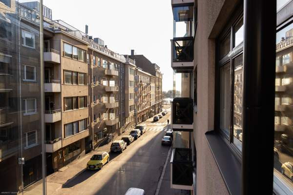 2h + k + kph + lasitettu parveke  Helsinki - valokuva 4