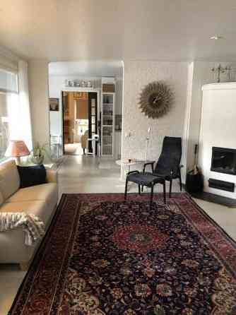 3mh, K+RT, OH, 2 WC, KHH, KH, S, AUTOTALLI.  Jyvaeskylae