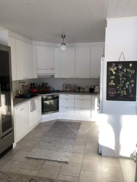 3mh, K+RT, OH, 2 WC, KHH, KH, S, AUTOTALLI.  Jyväskylä - valokuva 4