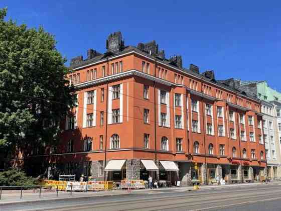 4h + kt + kph + 2 parveketta  Helsinki