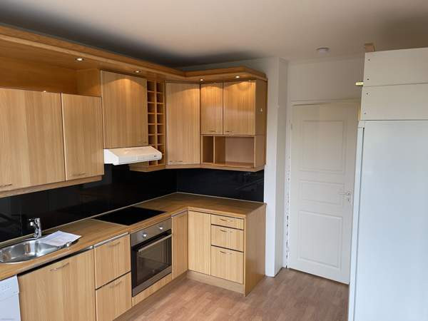 4h + k + kph + 2 wc + lasitettu parveke  Helsinki - photo 8