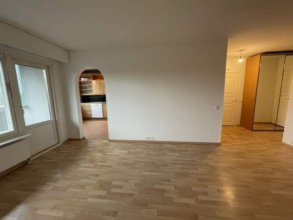 4h + k + kph + 2 wc + lasitettu parveke  Helsinki - photo 4