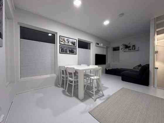 3 mh, askartelutila, keittiö, oh, 3 wc, kph, s, ul  Helsinki