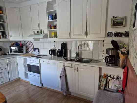 2h + k + 2 yläkerran makuutilaa/huonetta + saunaos  Vantaa