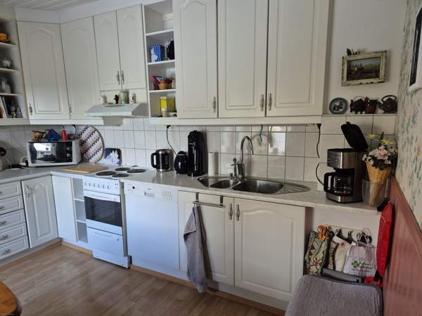 2h + k + 2 yläkerran makuutilaa/huonetta + saunaos  Vantaa - valokuva 6