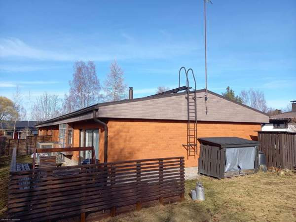 3h + k + kh + s + wc + vh + autotalli  Kiuruvesi - valokuva 1