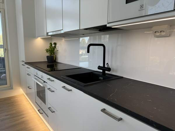 3-4h (parvi) + avok + s + 2x parveke  Espoo - valokuva 4