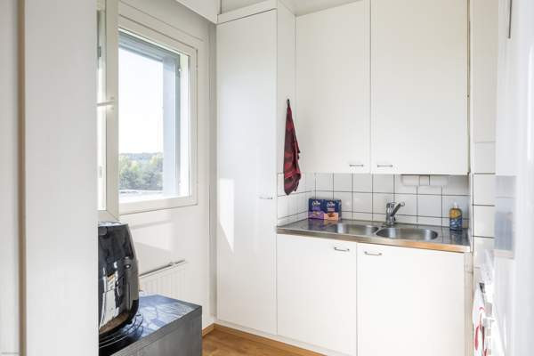 1h + kk + kph, lasitettu parveke  Тампере - изображение 2