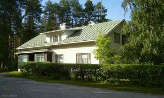 8h + 2 liikehuonetta  Hyrynsalmi