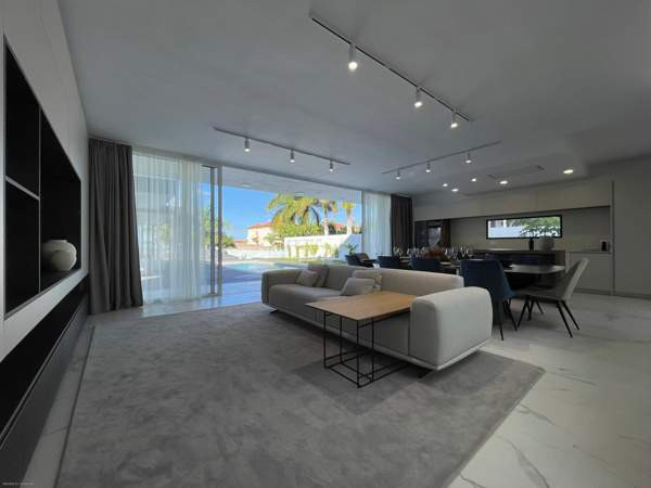 7h + p  Adeje - valokuva 8