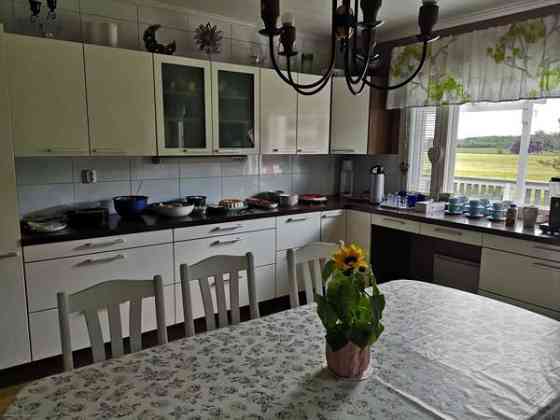 6mh + k + oh + 2 ph + s + khh + 3 wc + 2 et  Lapinlahti