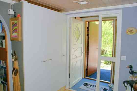 yläkerta asunto= 5 huonetta /Alakerassa  2 huonett  Jyvaeskylae