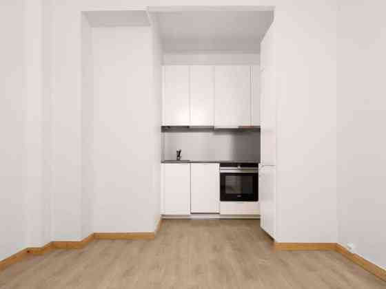 Ylimmän kerroksen 2,5 H+avakeitiö+ KH  (yhtiöjärje  Helsinki