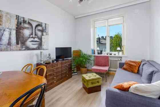 Ylimmän kerroksen 2,5 H+avakeitiö+ KH  (yhtiöjärje  Helsinki