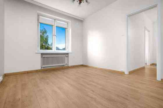 Ylimmän kerroksen 2,5 H+avakeitiö+ KH  (yhtiöjärje  Helsinki