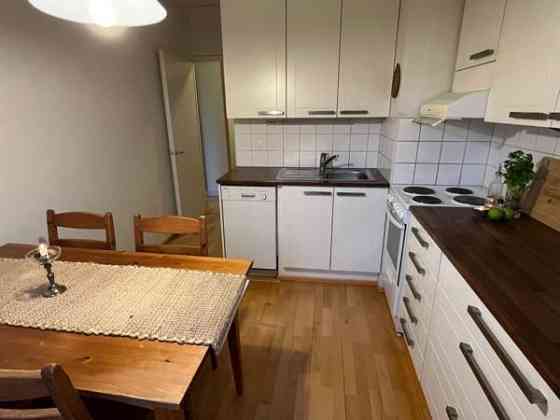 2h+k+vh, lasitettu parveke  Haemeenlinna