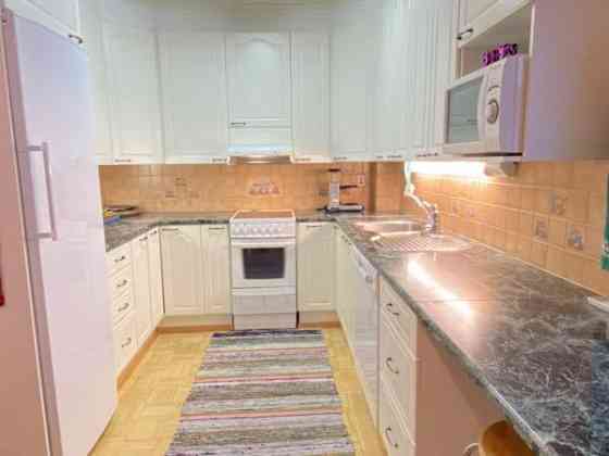 3h+avok+vh+kph+s+wc+kaksi parveketta+porrashissi  Kitee