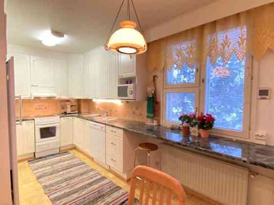 3h+avok+vh+kph+s+wc+kaksi parveketta+porrashissi  Kitee