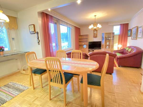 3h+avok+vh+kph+s+wc+kaksi parveketta+porrashissi  Kitee – foto 1