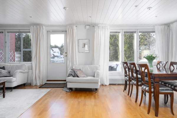 5H+K+S+2xKPH+3xWC+KHH+3xP. Lisäksi huoneet ullakol  Espoo – foto 2