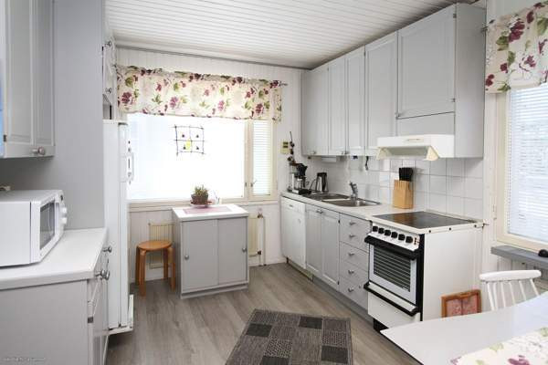 4h, k, s, ph, wc, autotalli  Urjala - valokuva 3