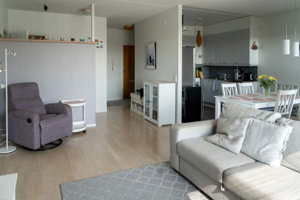 3h + k + kph + s + las.parveke  Helsinki - photo 3