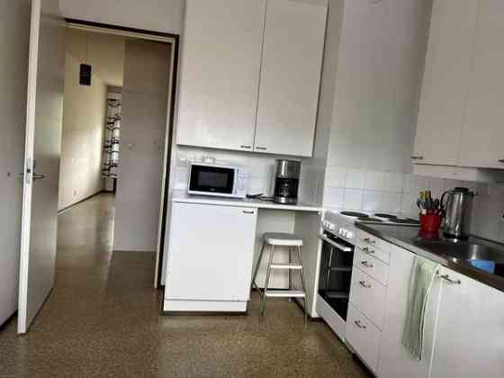 2 h + k+ kph, lasitettu parveke.  Исалми