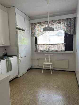 2 h + k+ kph, lasitettu parveke.  Исалми