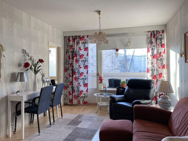 1h + kk + vh + lasitettu parveke  Hyvinkää - valokuva 1