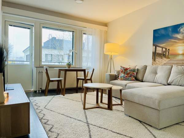 2h + k + kph, lasitettu parveke  Turtkul - valokuva 2