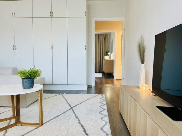 2h + k + kph, lasitettu parveke  Turtkul - valokuva 3