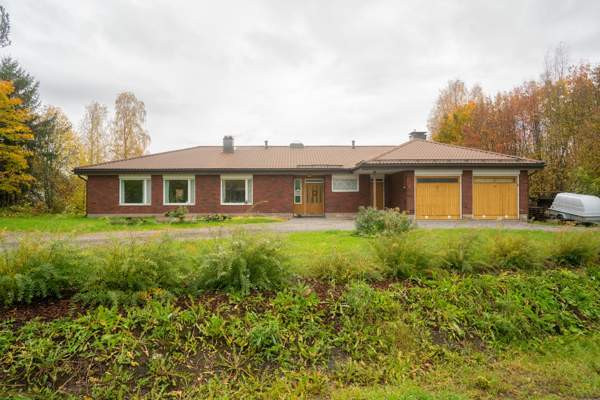 7h + k + s+kph+pk+vh+wc 2kpl+halli+at+var+säilytys  Jyvaeskylae - photo 1