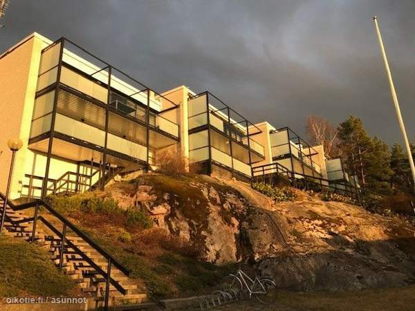 6h + k + 4 mh + tv-huone +wc + kph+khh+ u+s  Espoo - valokuva 1