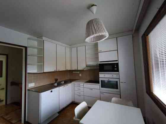 5 h + k + s +kph+2 wc+2 vh+ khh+ parveke+ ulkovara  Raisio