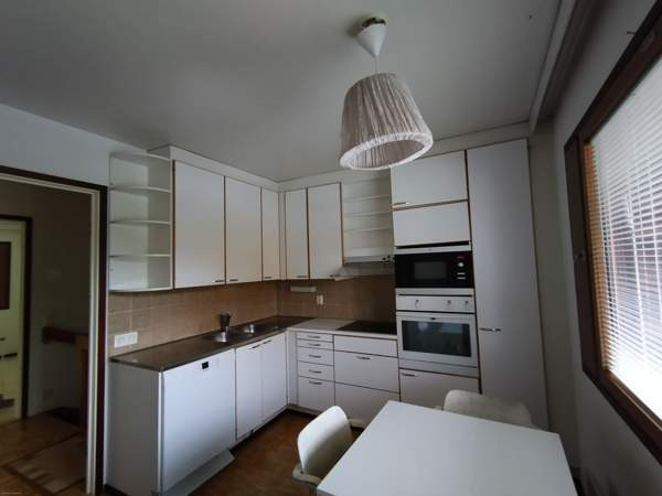 5 h + k + s +kph+2 wc+2 vh+ khh+ parveke+ ulkovara  Raisio – foto 3