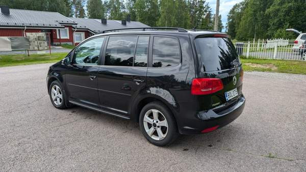 Volkswagen Touran Оулу - изображение 5
