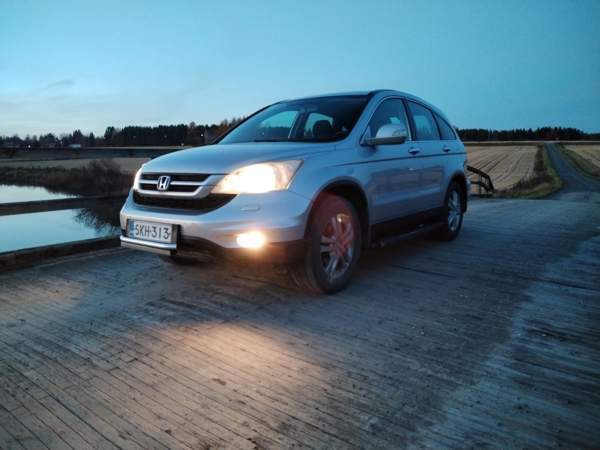 Honda CR-V Punkalaidun - valokuva 2