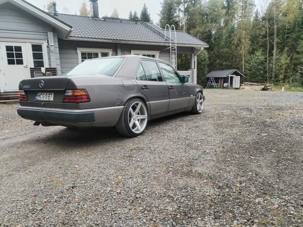 Mercedes-Benz 220 Lapua – foto 3