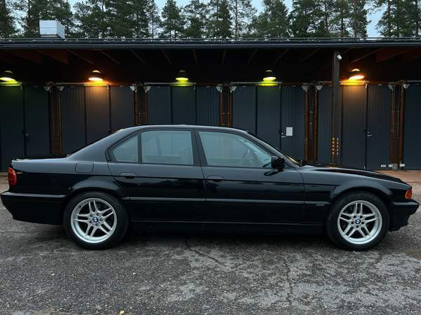 BMW 728 Vantaa - valokuva 1