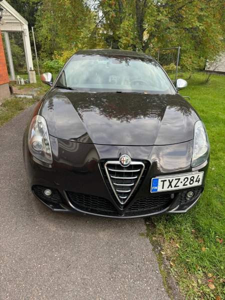 Alfa Romeo Giulietta Glebychevo - valokuva 1