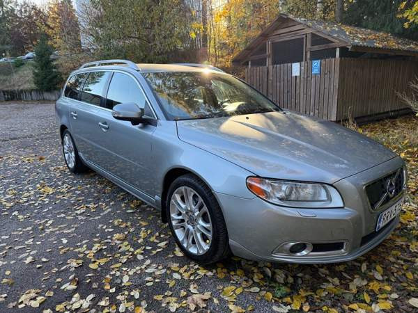 Volvo V70 Vantaa - valokuva 1