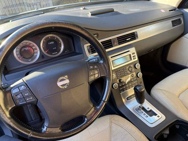 Volvo V70 Vantaa - valokuva 6