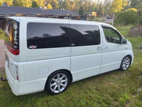 Nissan Elgrand Hamina - photo 5