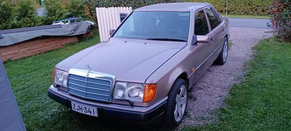 Mercedes-Benz 280 Hämeenlinna - valokuva 5