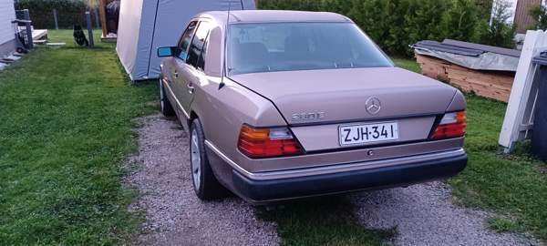 Mercedes-Benz 280 Hämeenlinna - valokuva 8